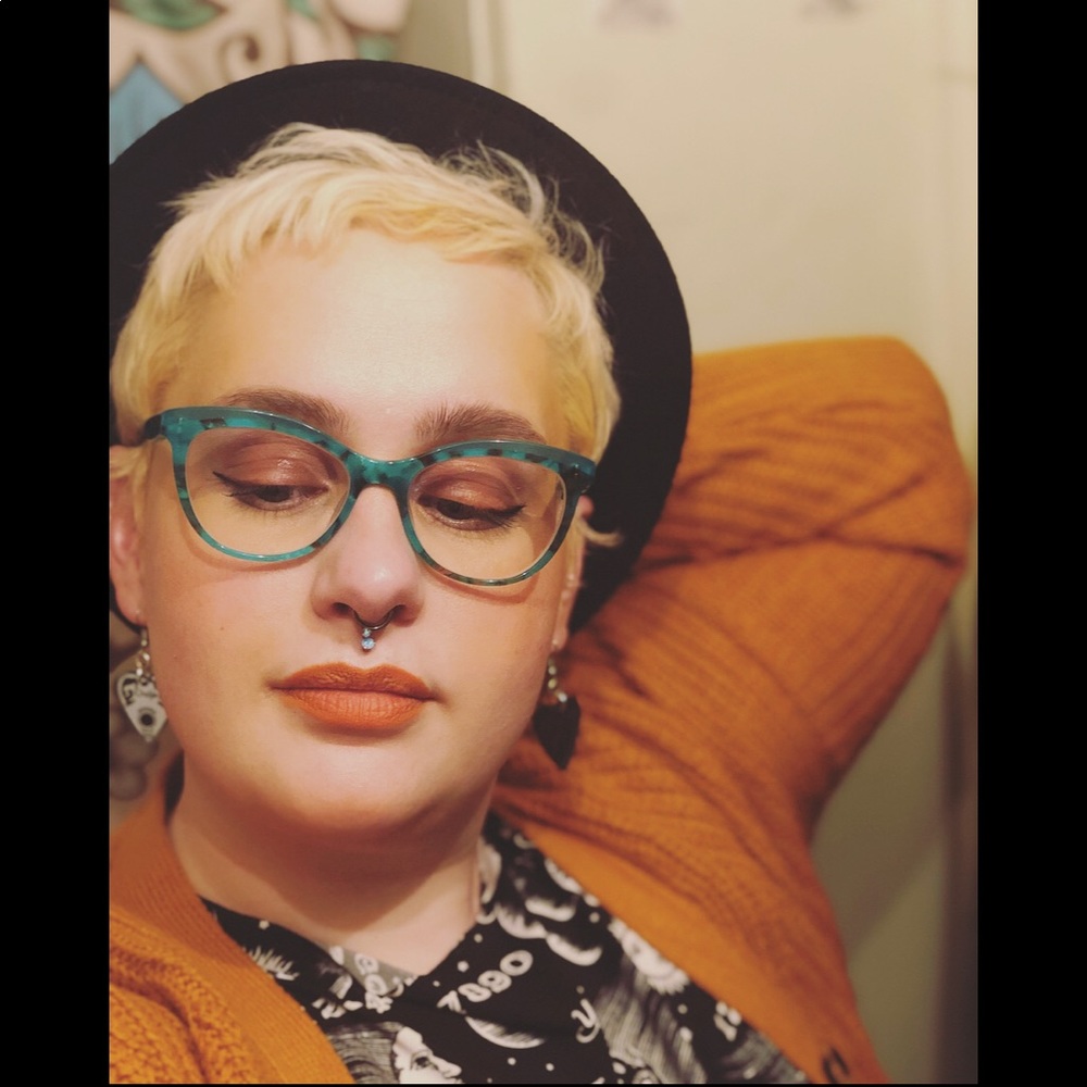 Meet your Posher, Xana